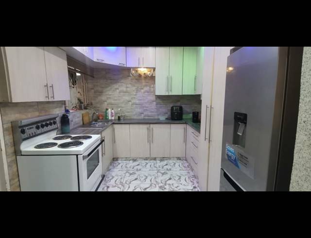 3 BEDROOM HOUSE FOR SALE IN VANDERBIJLPARK CE 1